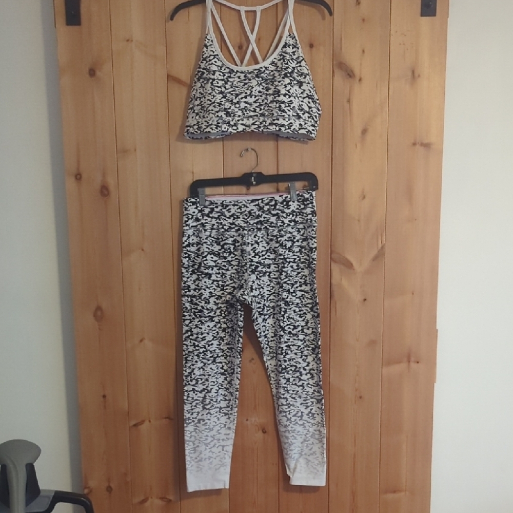 CALVIN KLEIN PERFORMANCE Sports Bra and Leggings Set